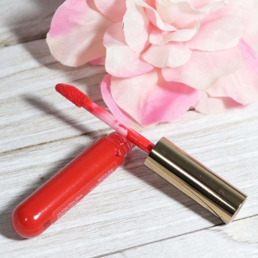 5️⃣/$25 BECCA Lip Icing Glow Gloss in Candy Cane